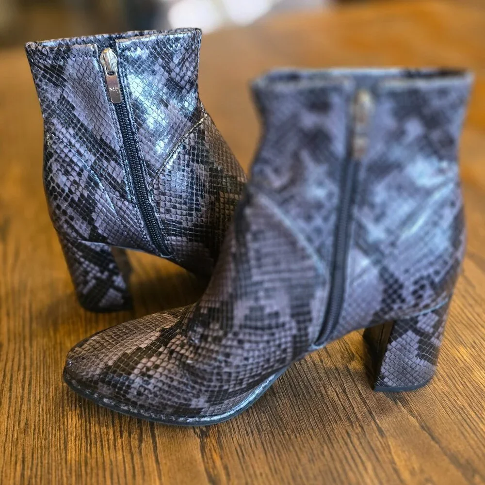 MARC FISHER Women's Dyvine Ankle Boot -size 7.5 - Gray & Black Snakeskin